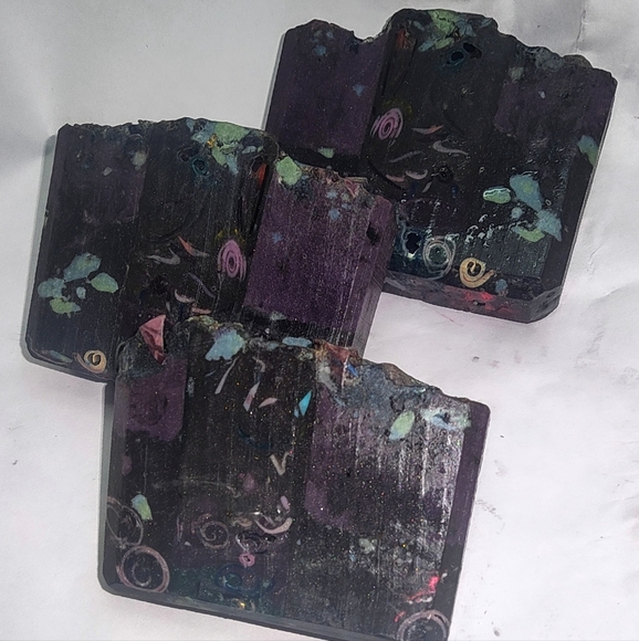 Soap bars - Picture 1 of 12